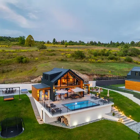 Valley View With Pool, Jacuzzi And Sauna