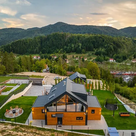 Valley View With Pool, Jacuzzi And Sauna Willa