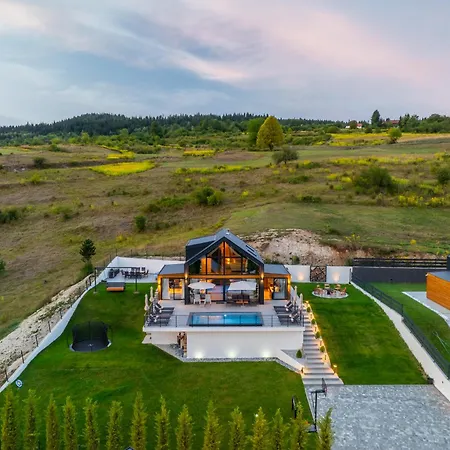 Valley View With Pool, Jacuzzi And Sauna Willa *